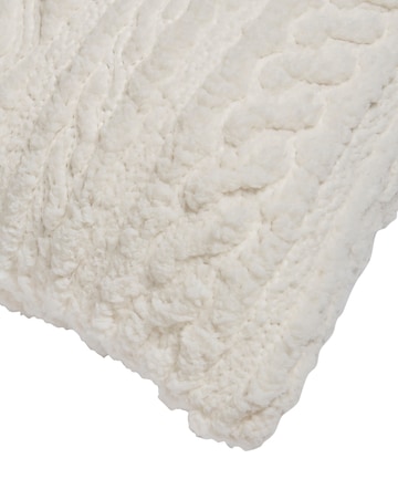 Pipin Cuddle Fleece Cushion