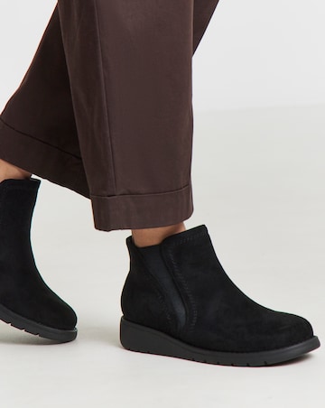 Heavenly Soles Rashida Low Wedge Chelsea Boots - Wide Fit (E)
