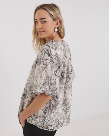 Short Bubble Sleeve Top