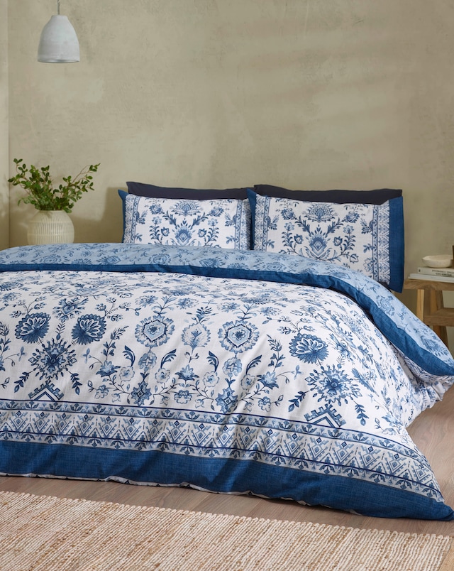 Catherine Lanfield Zoukara Floral Duvet Cover Set