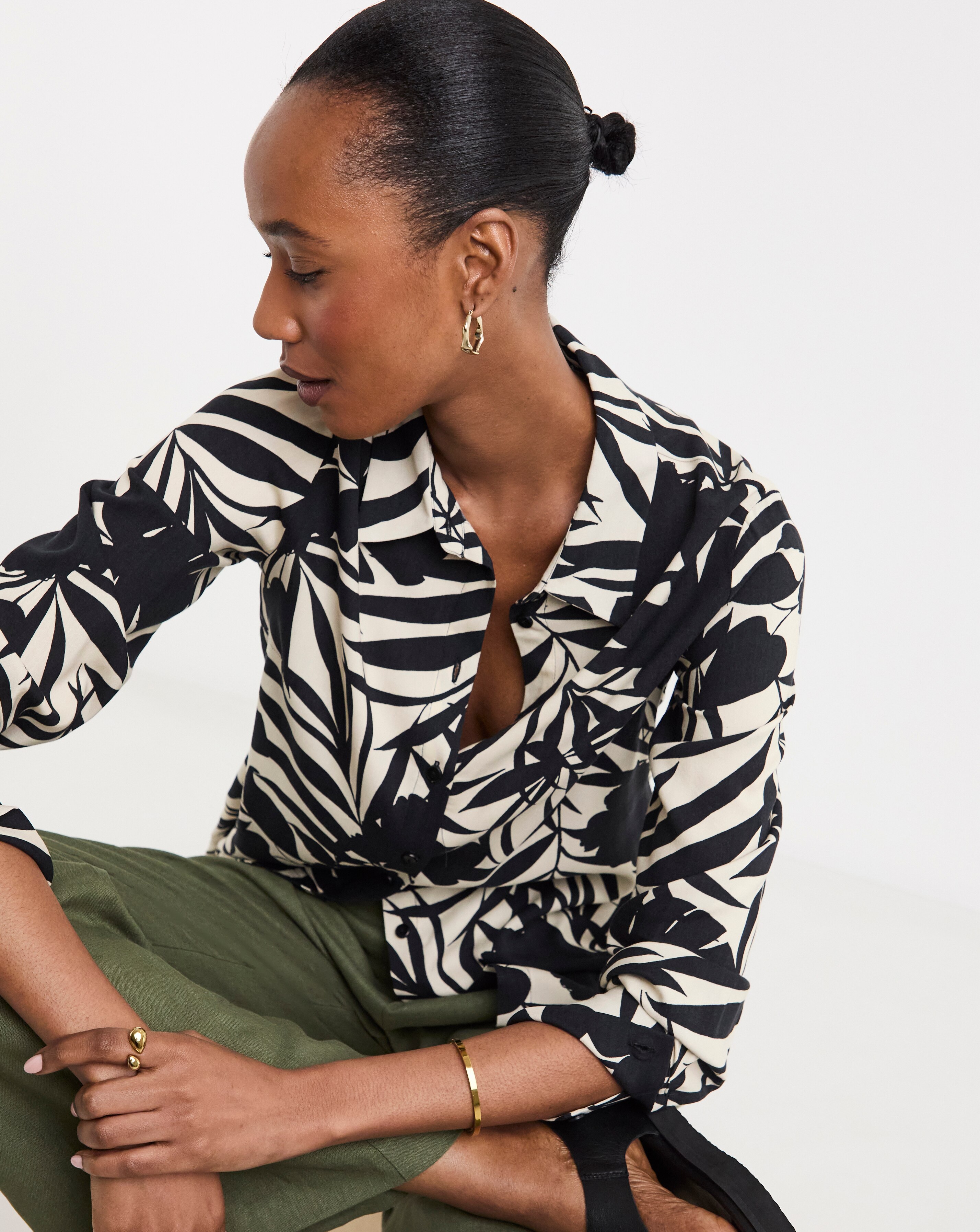 Dipped Back Long Sleeve Shirt