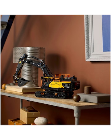LEGO Technic Volvo EC500 Hybrid Excavator, Motorised Construction Vehicle 42215