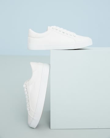 Busselton Lace Up Leisure Pumps Standard D Fit