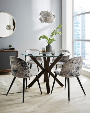 Bodie Dining Table with 4 Savannah Chairs