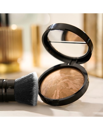 Laura Geller Baked Balance-n-Glow Illuminating Foundation - Porcelain