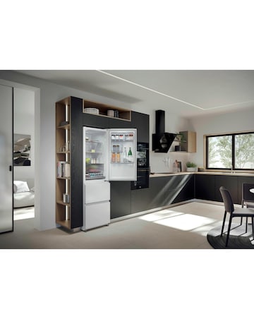 Haier Series 3 HTR3518ENMWK 185cm 60/40 Fridge Freezer White + Install