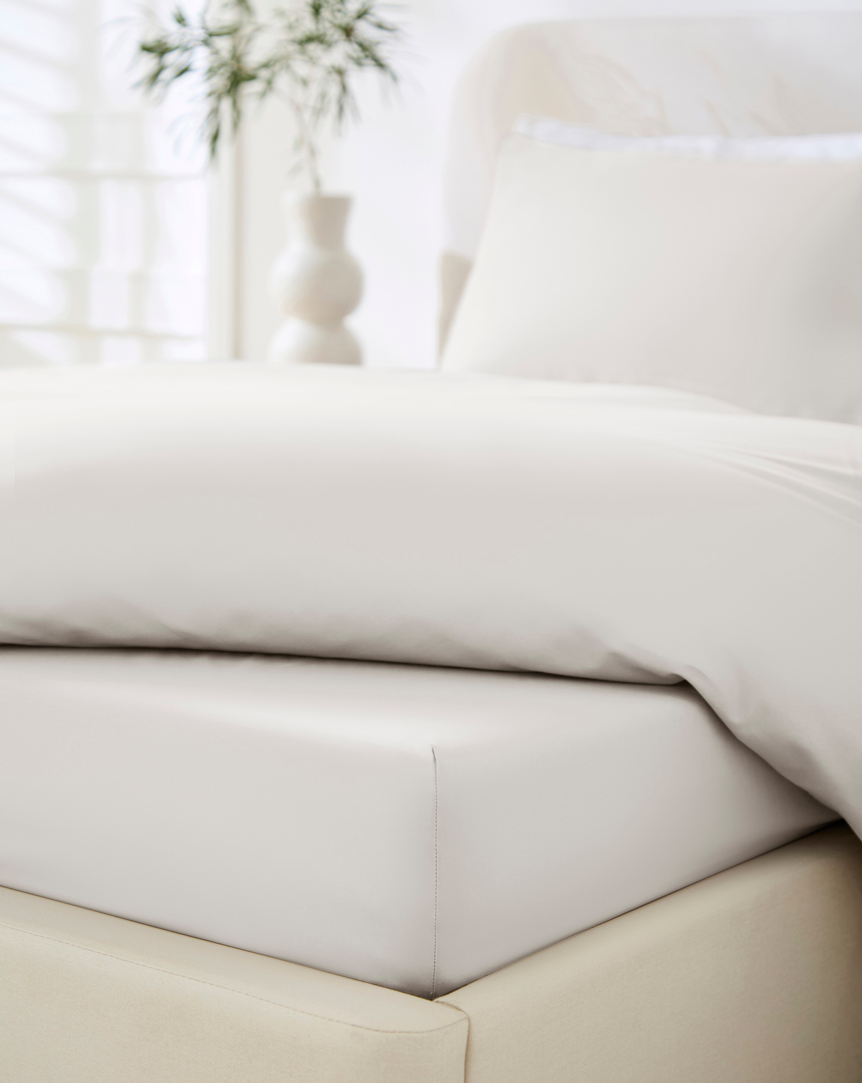 Non Iron Plain Dye 30cm Fitted Sheet