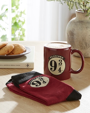 Harry Potter (Platform 9 3/4) Mug & Sock Set