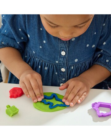 Play-Doh Fold & Go Playmat Starter Set with 19 Accessories