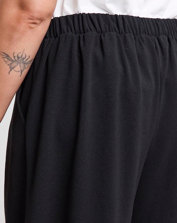 Black Scuba Crepe Wide Leg Pleat Front Trousers