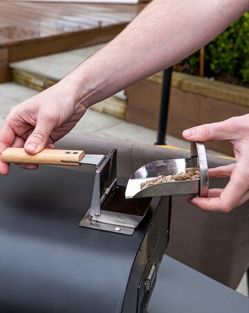 Zanussi BBQ Pizza Oven with Paddle & Cover