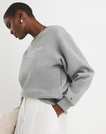 Tommy Hilfiger Modern Reg Corp Logo Sweatshirt