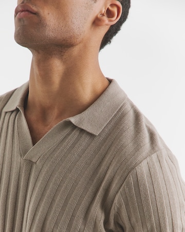 Textured Trophy Neck Tipped Knit Polo