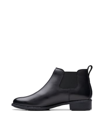 Clarks Havisham Leather Chelsea Boot Standard Fit