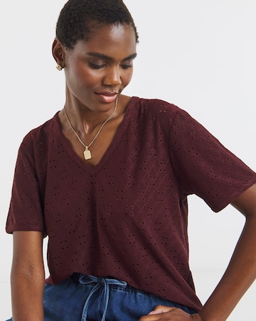 Berry V-Neck Broderie T-Shirt