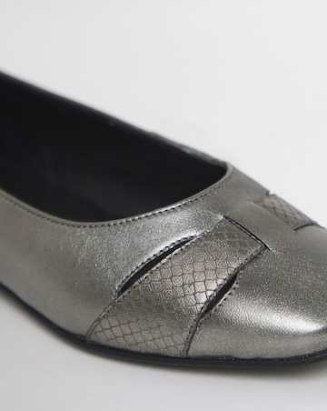 Heavenly Soles Genevieve Cut Out Detail Ballerinas - Extra Wide Fit (EEE)