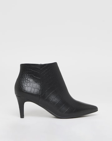 Cairns Kitten Heel Pointed Toe Ankle Boot - Extra Wide Fit (EEE)