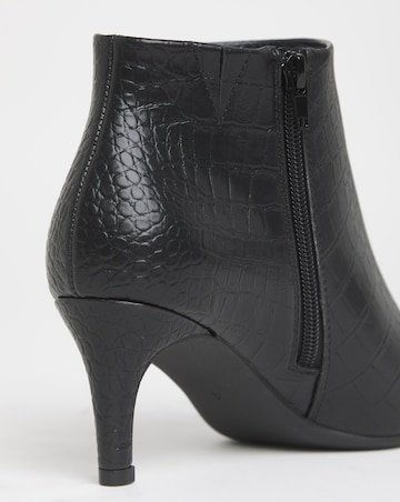 Cairns Kitten Heel Pointed Toe Ankle Boot - Extra Wide Fit (EEE)