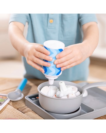 Melissa & Doug Simmer & Stir Stovetop Play Set with Colour Changing Water