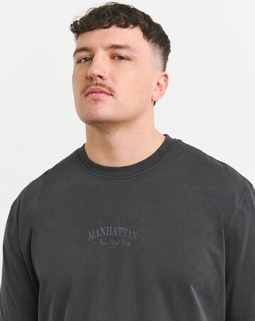 Relaxed Fit Garment Washed Manhattan Graphic Tshirt