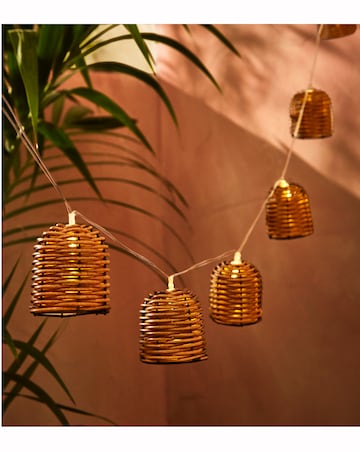 10 Rattan Solar String Lights