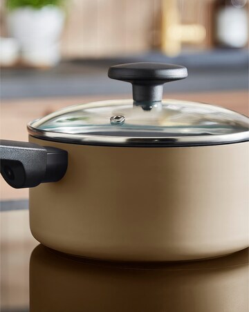 Morphy Richards Recycled Aluminium Cream 5 Piece Pan Set