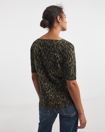 Slash Neck 3/4 Length Sleeve Top