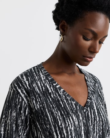 Mono Print V-Neck Split Hem Slouch T-Shirt