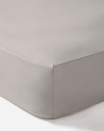 Non Iron Plain Dye 30cm Fitted Sheet