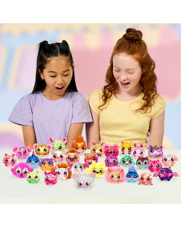 Cookeez Makery Yum Yumz Collector Case with 6 Plush Toys