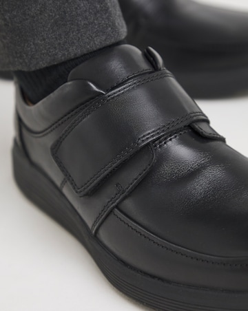Clarks Un Abode Strap Wide Fit Shoes - Black