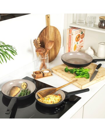 Salter Ceramic 3 Piece 20cm, 24cm, 28cm Frying Pan Set