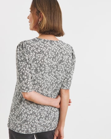 V Neck Puff Detail Short Sleeve Top