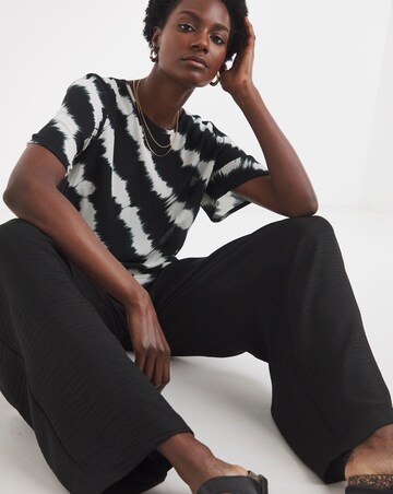 Crinkle Boxy Fluted Sleeve Top