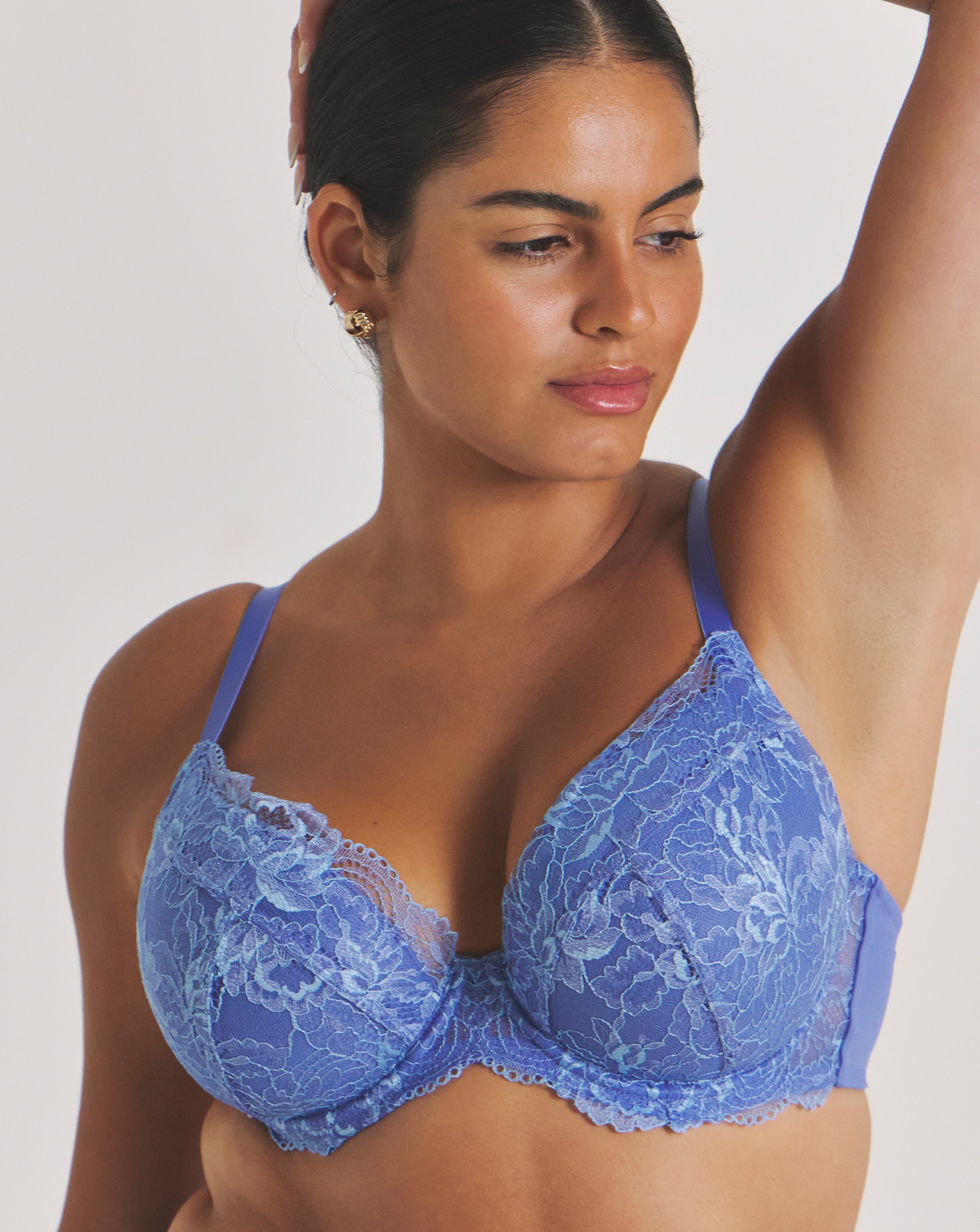 Model wearing a light blue Pretty Secrets Ella plunge wired padded bra