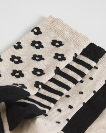 Pretty Secrets 5 Pair Pack Ankle Socks Wide Fit Mono