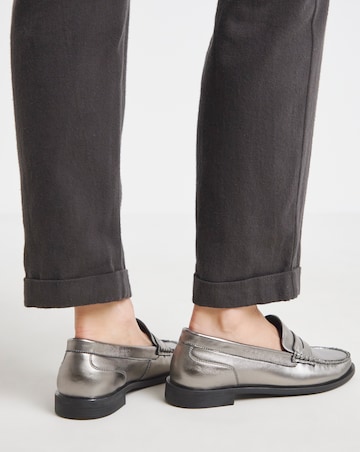 Nala Classic Loafer Wide E Fit