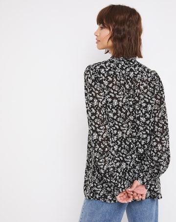 Mono Print Long Sleeve Pintuck Yoke Collarless Blouse