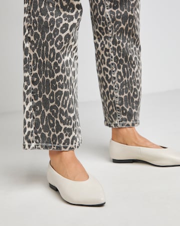 Berkley Leather Pointed Toe Flat Shoe - Wide Fit (E)