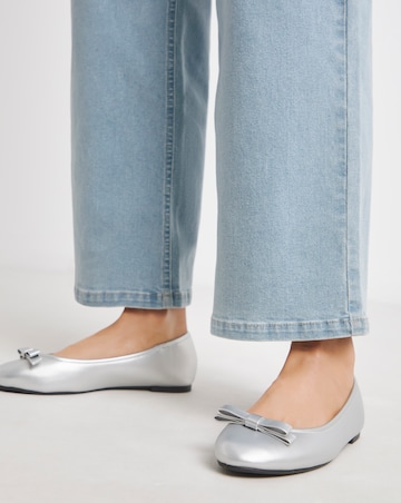 Simply Be Abundance Classic Bow Ballerina Shoes - Extra Wide Fit (EEE)