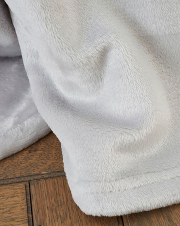 Catherine Lansfield Raschel Velvet Throw