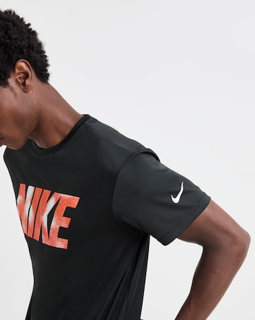 Nike Hydroguard Brand Blast T-Shirt