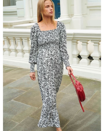 Ro&Zo Mono Floral Prit Shirred Midaxi Dress