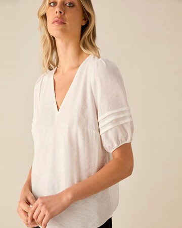 Ro&Zo White Pleat Sleeve Top