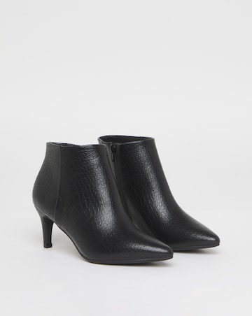 Cairns Kitten Heel Pointed Toe Ankle Boot - Extra Wide Fit (EEE)