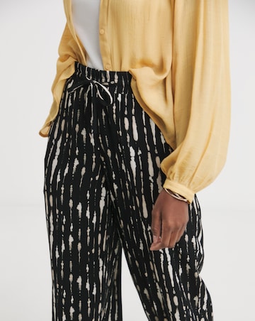 Printed Crinkle Wide Leg Trouser