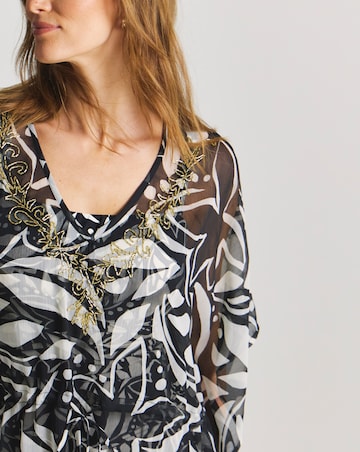 MAGISCULPT Embellished Kaftan
