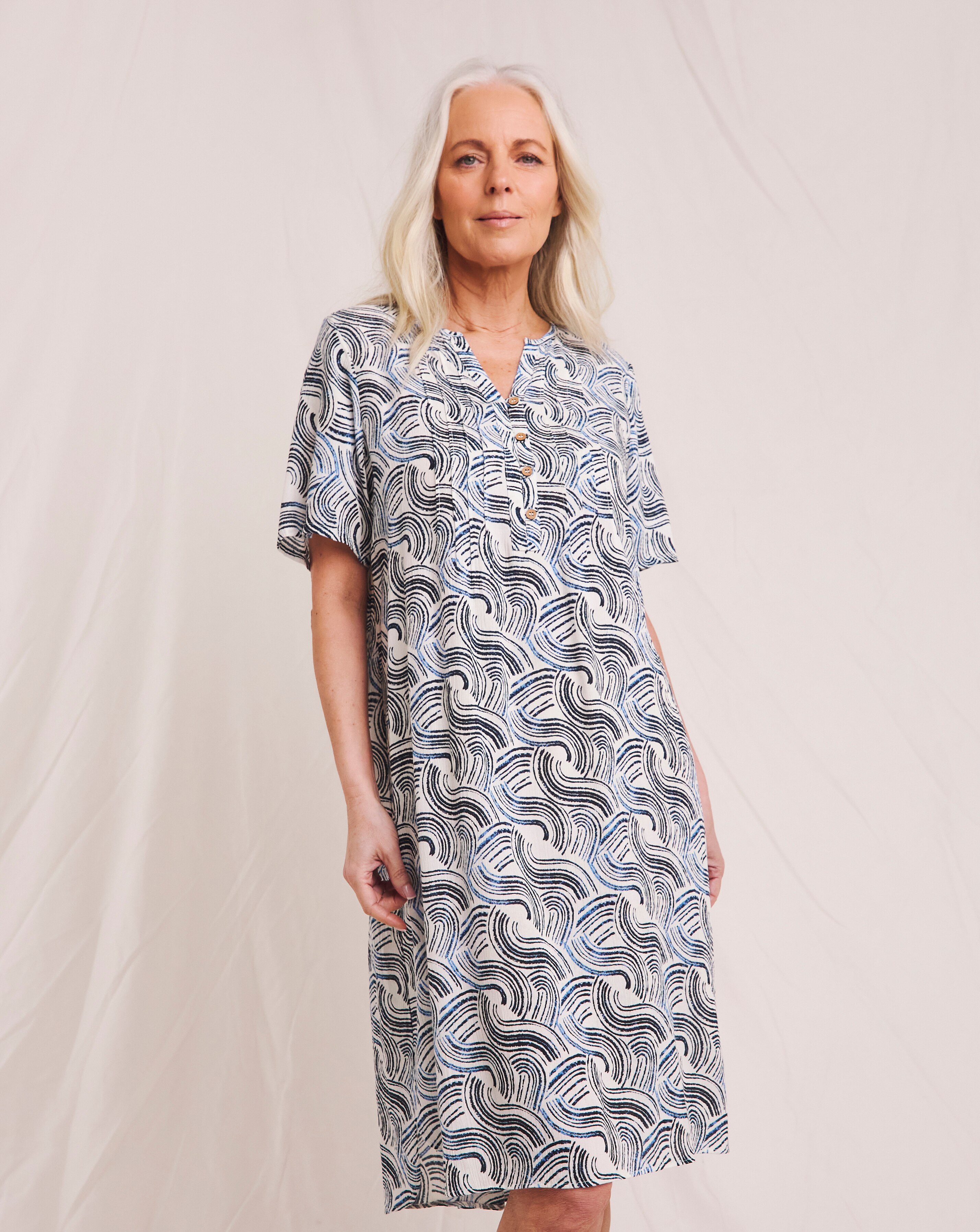 Julipa Printed Textured Crinkle Shift Dress