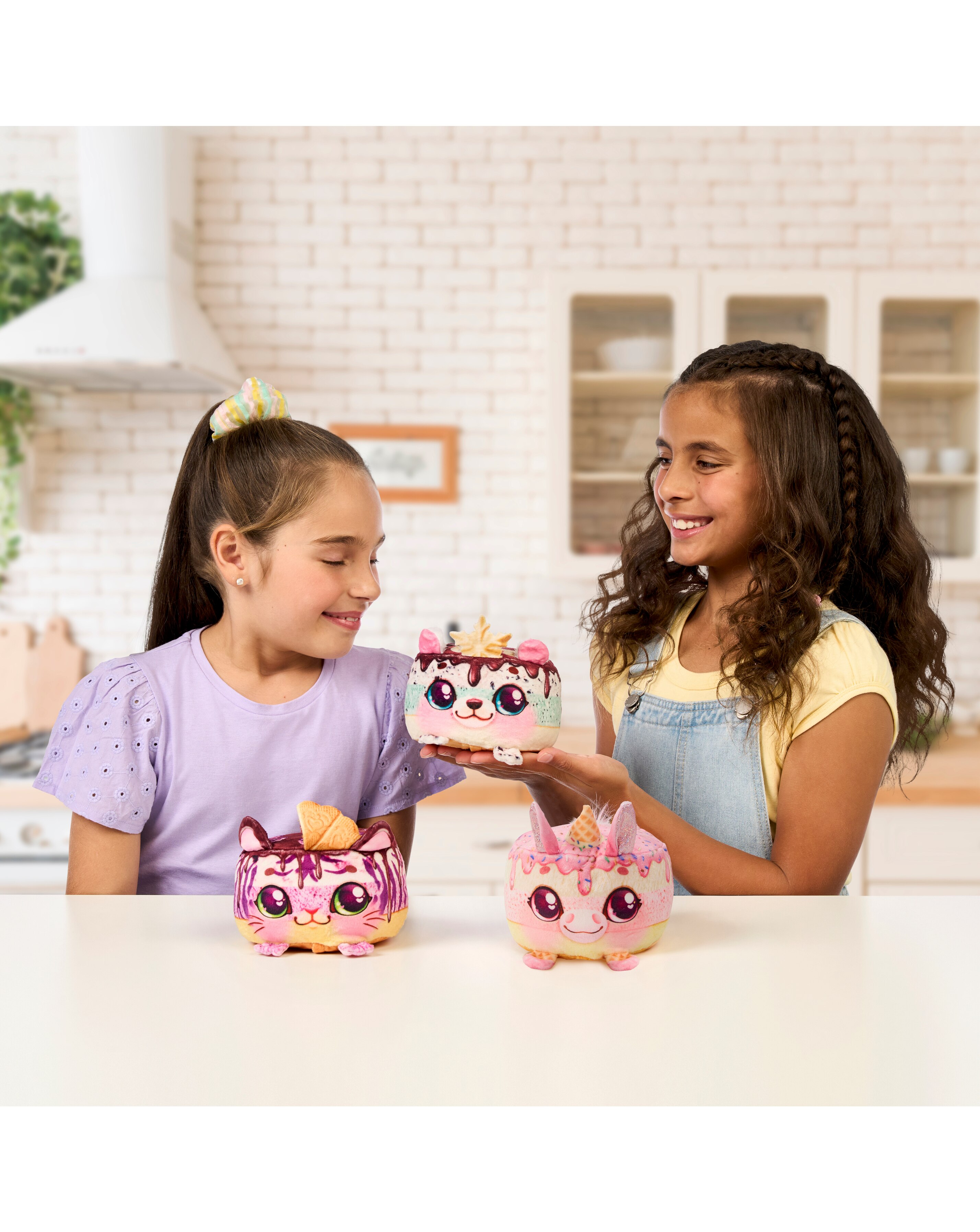 まあみさんスクイーズ新品セット Cookeez Makery S2 Freezy Cakez Playset | JD Williams