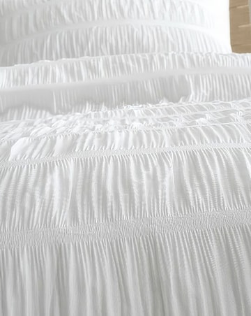 Catherine Lansfield Seersucker Duvet Set